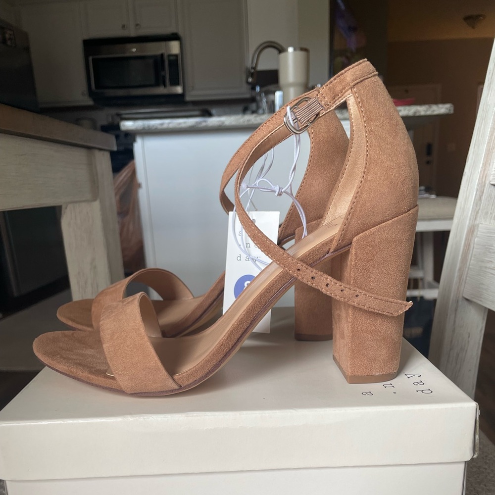 A new day taupe heels - 8 W